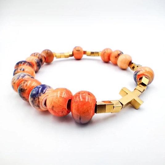 Náramok z oranžovej keramiky s nerezovým krížikom - Gracefolk